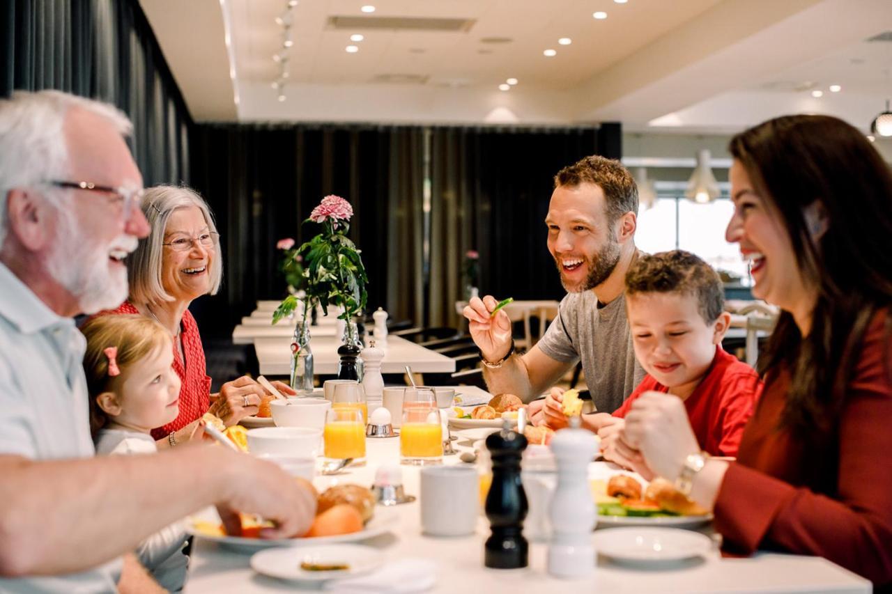 Quality Hotel Strawberry Arena Солна Екстериор снимка