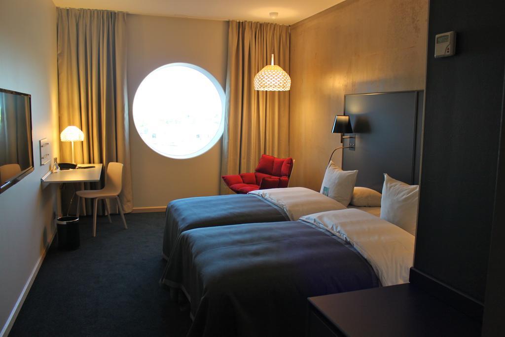 Quality Hotel Strawberry Arena Солна Екстериор снимка