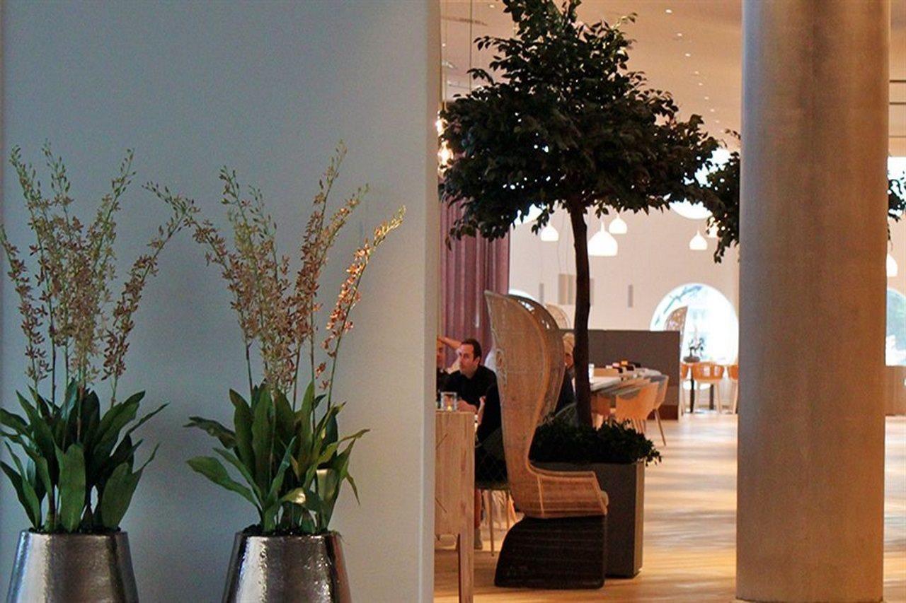 Quality Hotel Strawberry Arena Солна Екстериор снимка